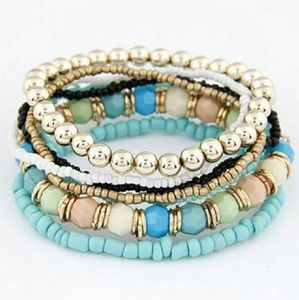 Only 1 left!✨Pretty 7-layered beaded bracelet